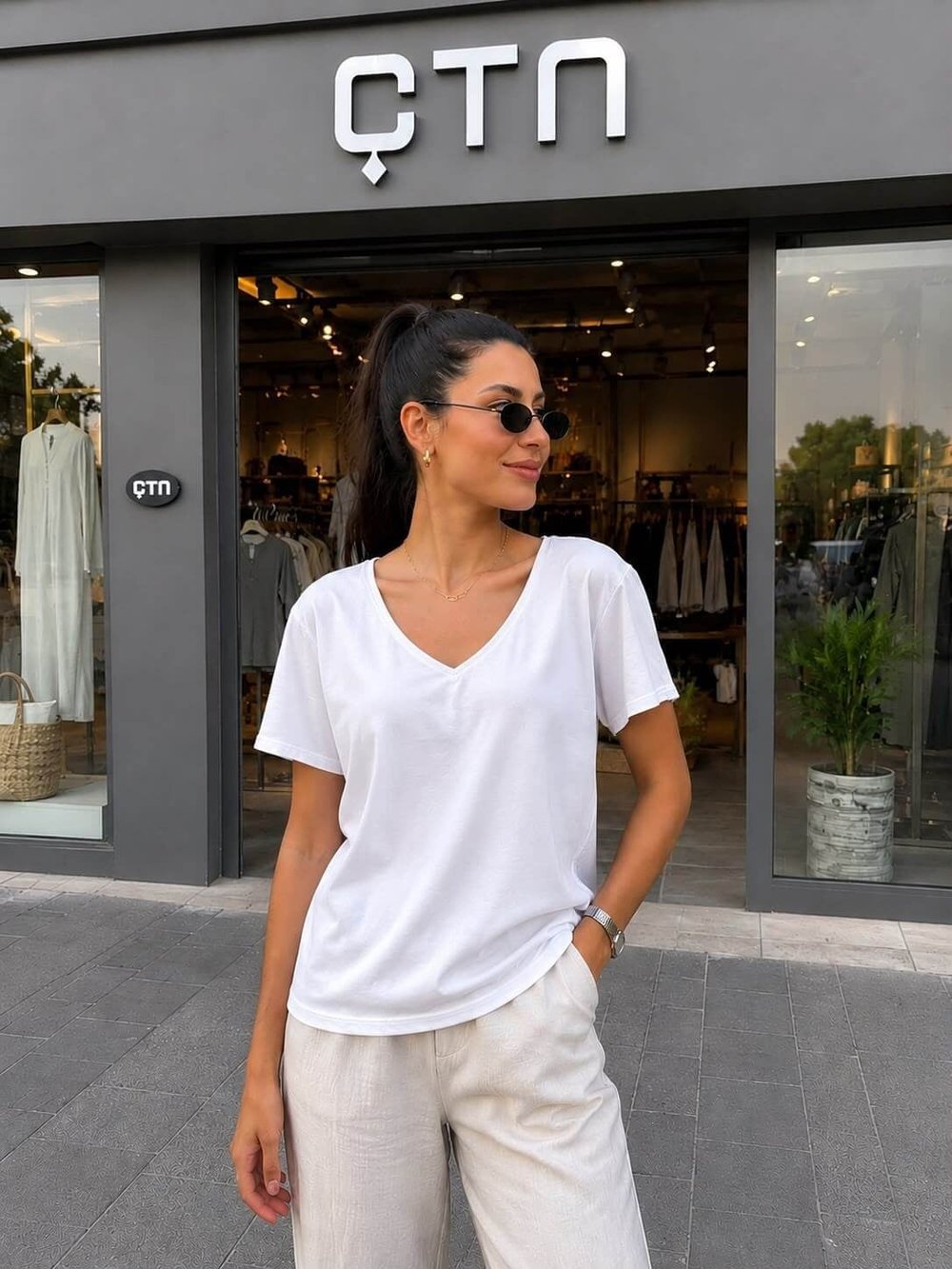 Penye Kumaş V Yaka Tshirt