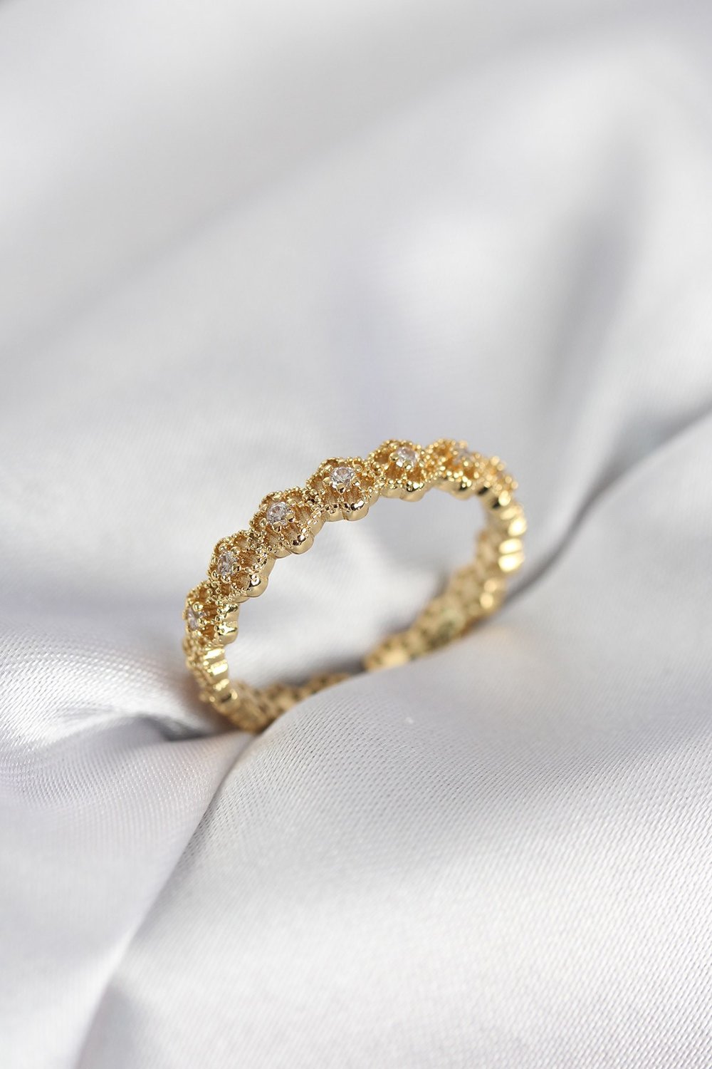Sıralı Çiçek Model Gold Renk Zirkon Taşlı Kadın Yüzük