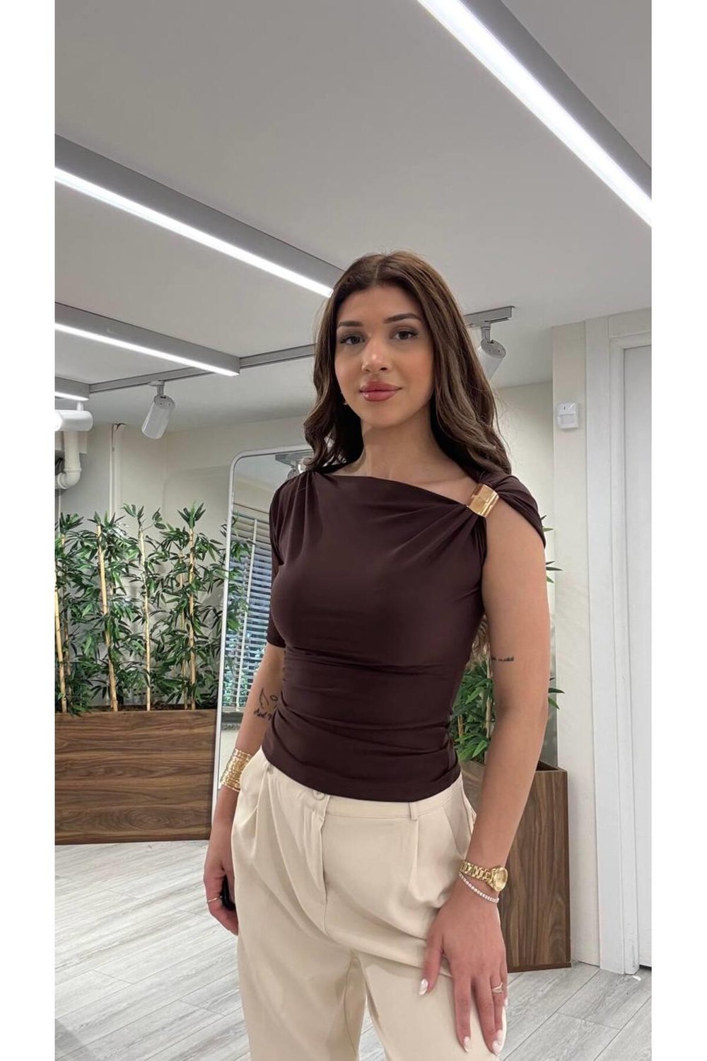 Omuz detaylı bluz