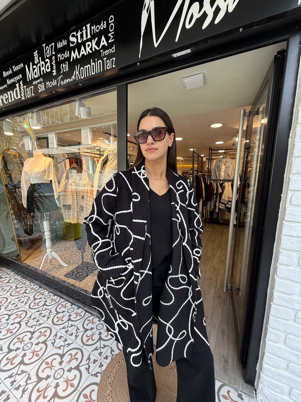 Kendinden Desenli Siyah Krem Trench Hırka