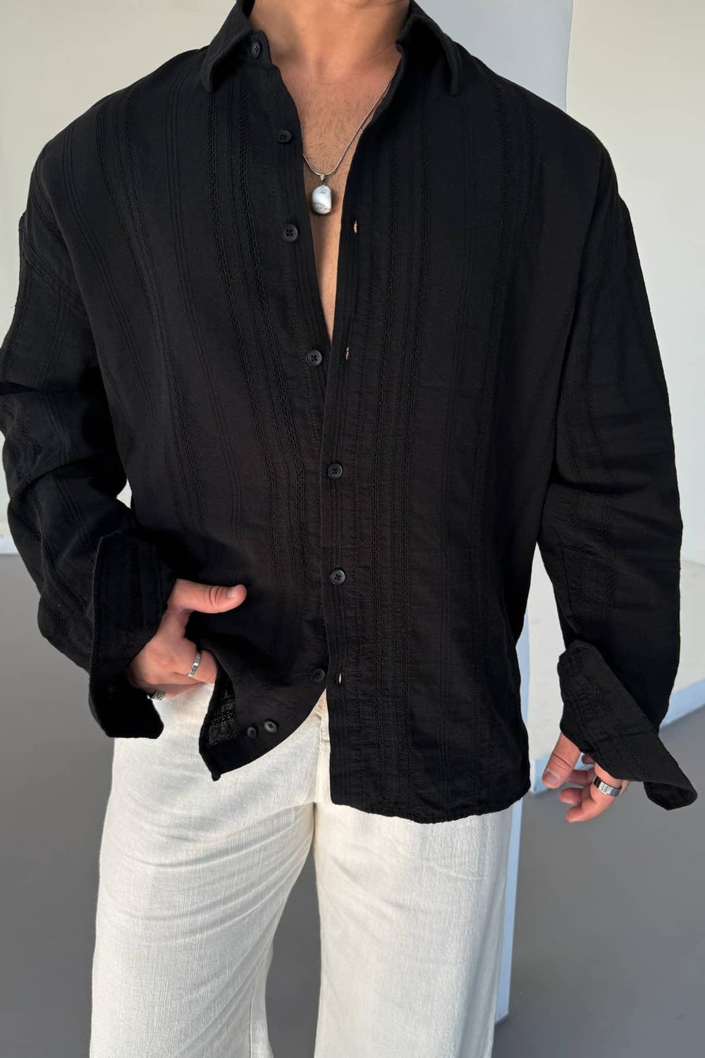 Siyah Linen Nakışlı Keten Gömlek