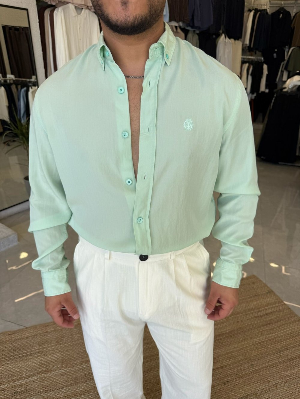 Açık Yeşil Nakış Detaylı Yarım Oversize Gömlek