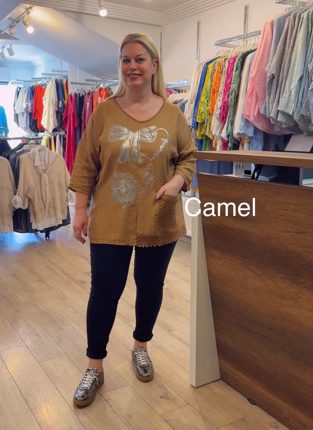 1120 İTALYAN KURDELE DESEN SALAŞ BLUZ-CAMEL