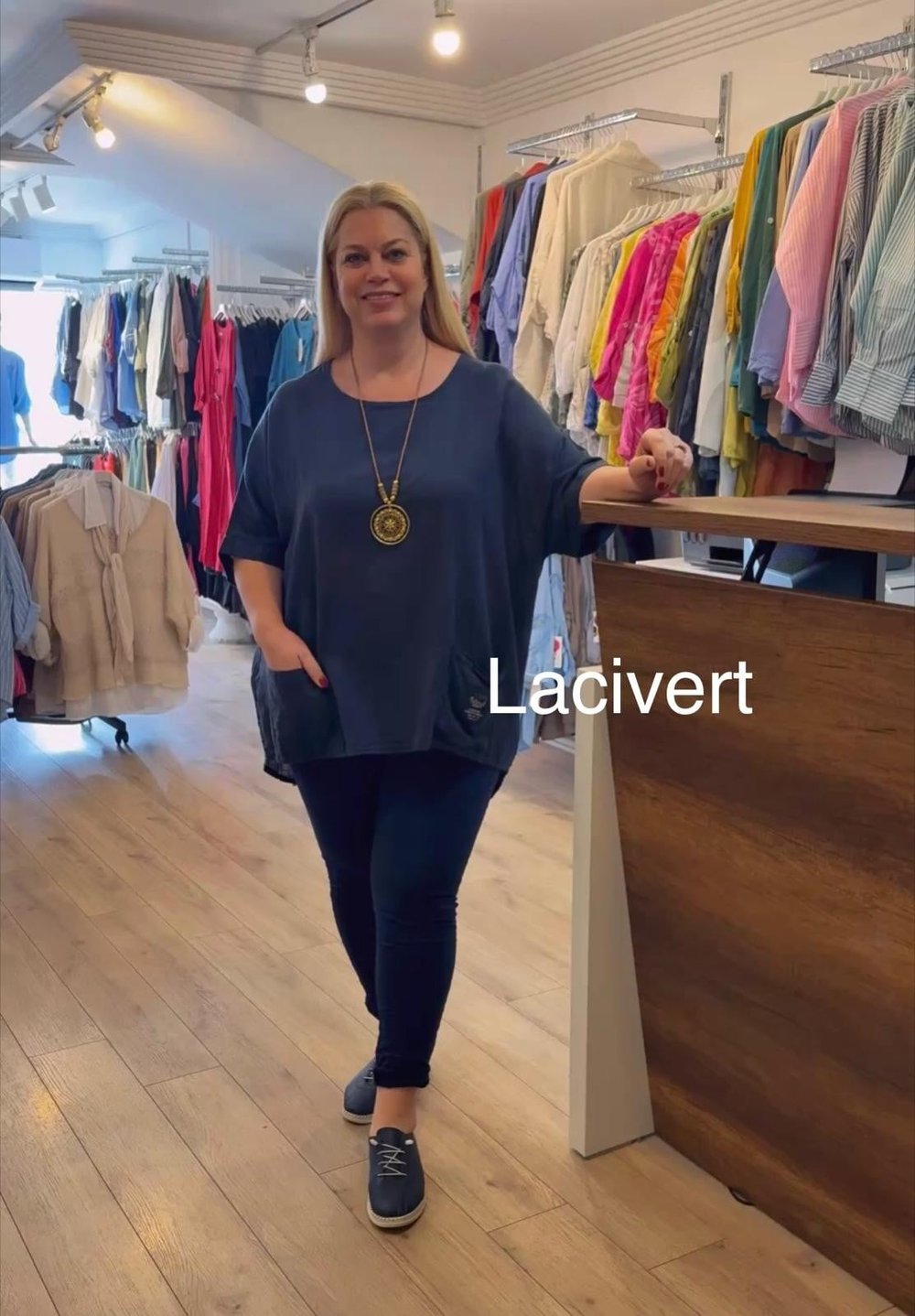 1124 KOLYELİ SALAŞ BLUZ-LACİVERT