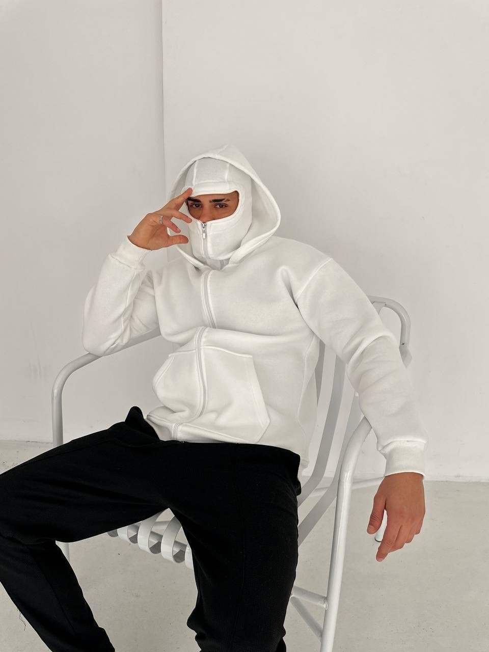 BEYAZ MASKE HIRKA