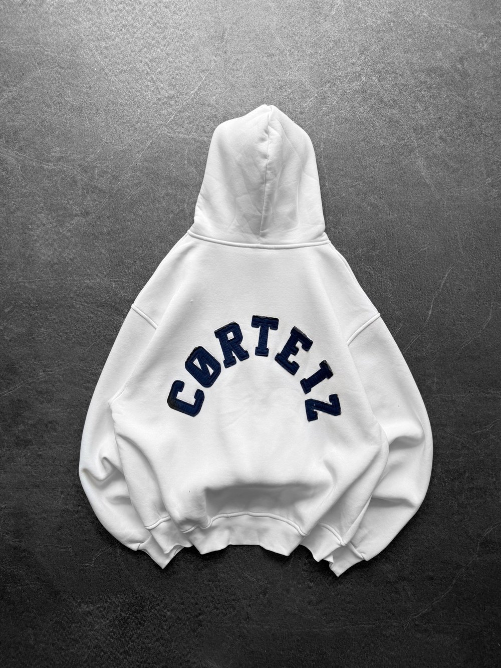 BEYAZ SIRT CORTEIZ HIRKA