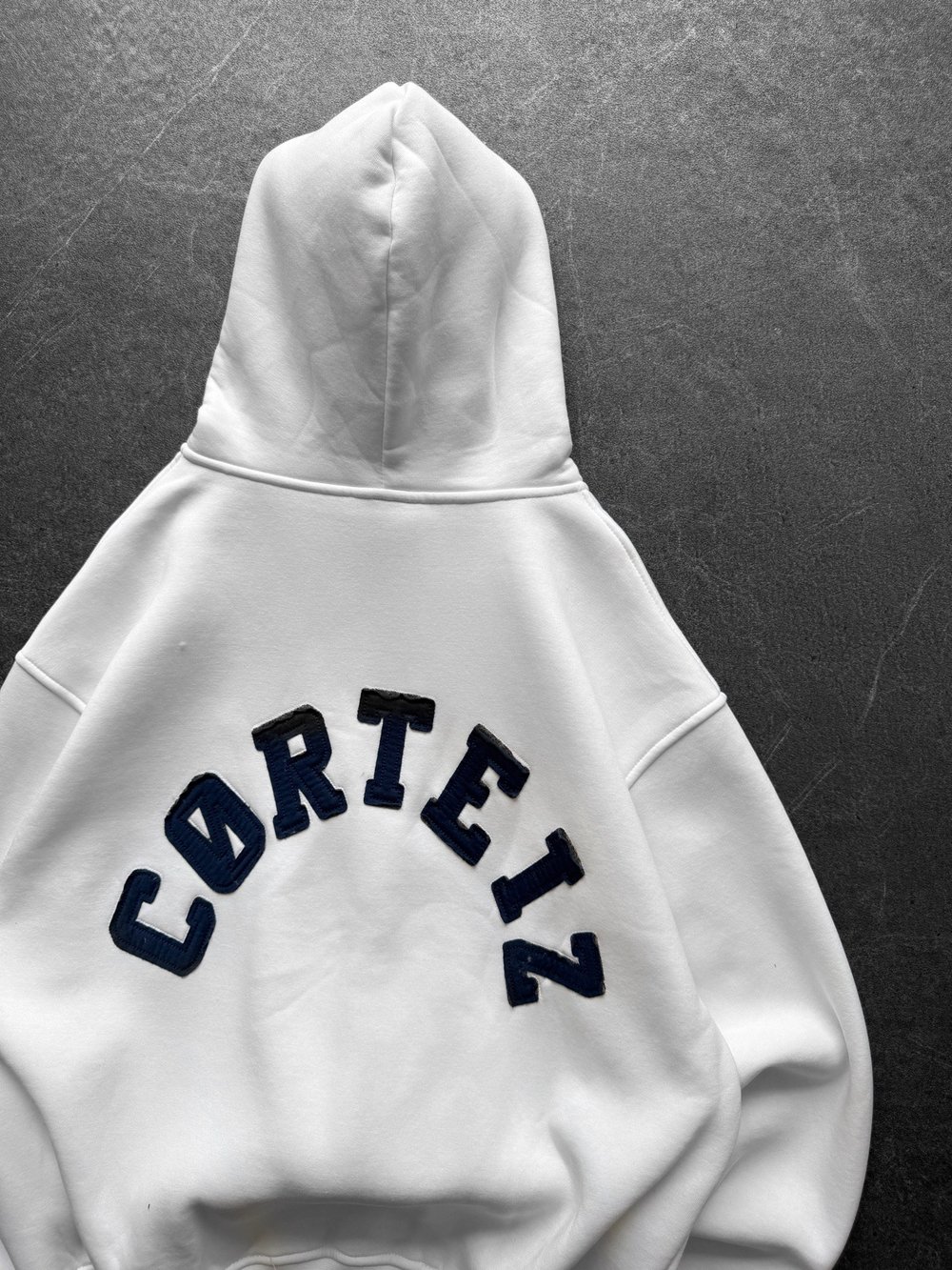 BEYAZ SIRT CORTEIZ HIRKA