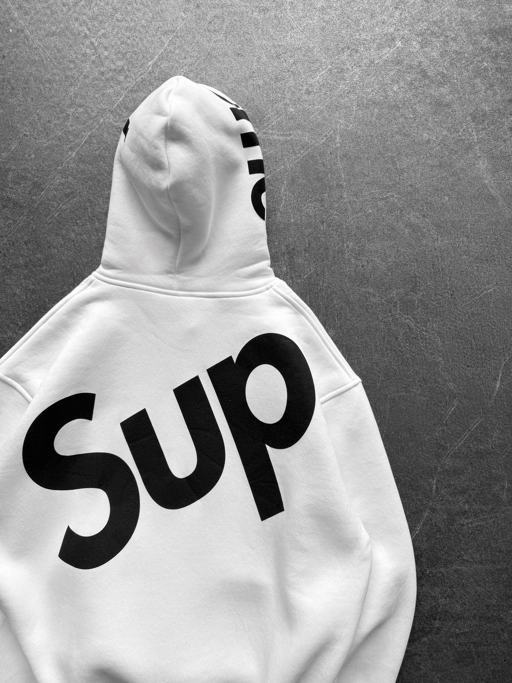 BEYAZ SUPREME KAPŞONLU SWEAT
