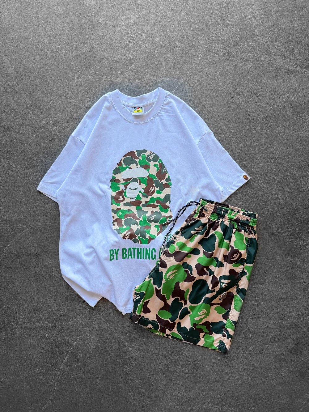 BEYAZ YEŞİL DENİZ ŞORTLU BAPE TAKIM