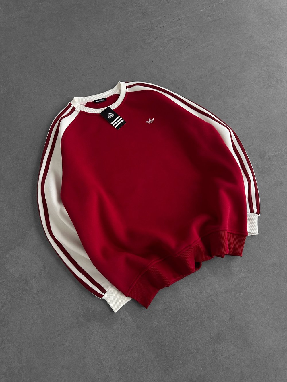 KIRMIZI GÖVDE ADİDAS SWEAT