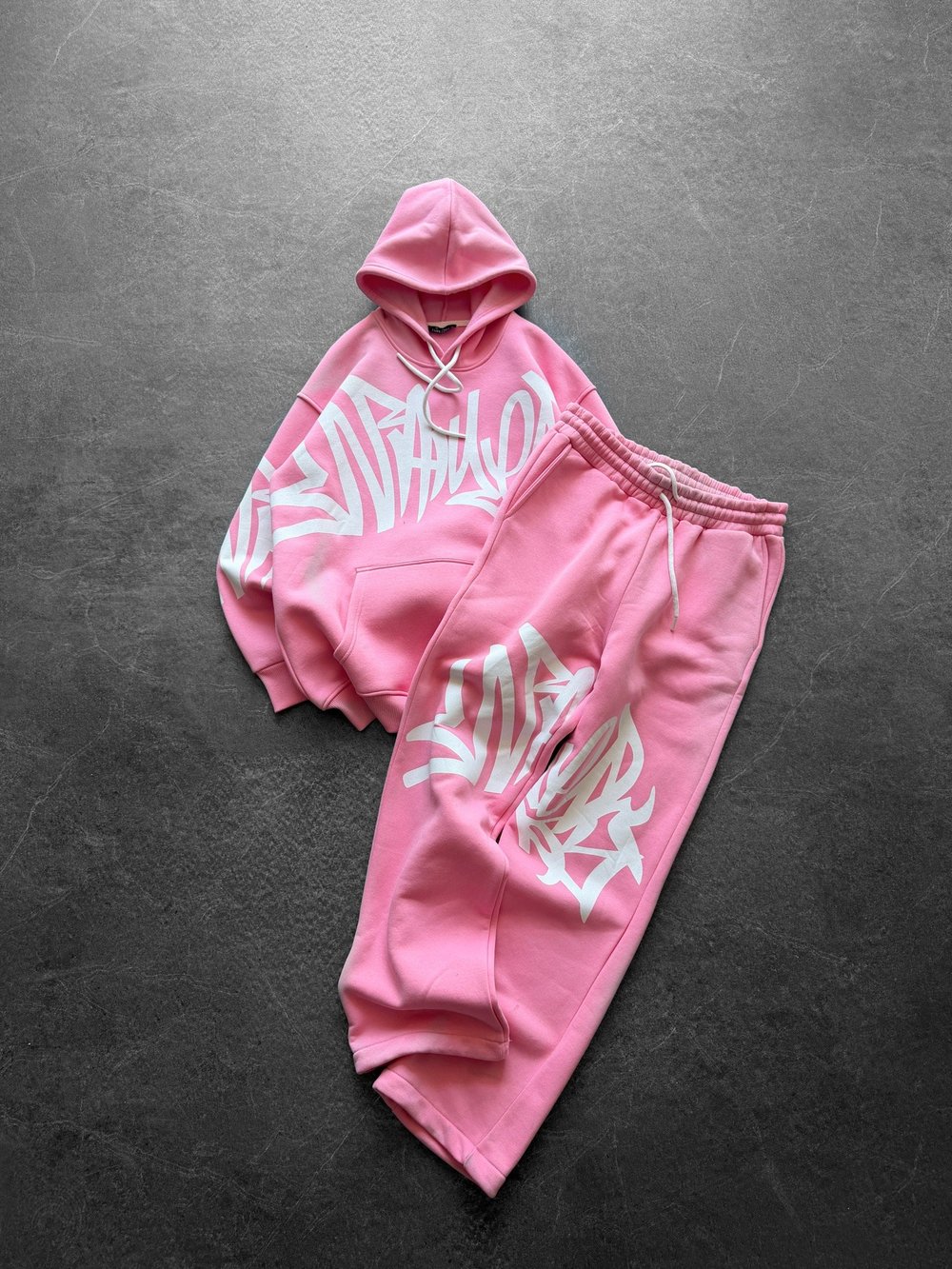 PEMBE GRAFİTİ TAKIM