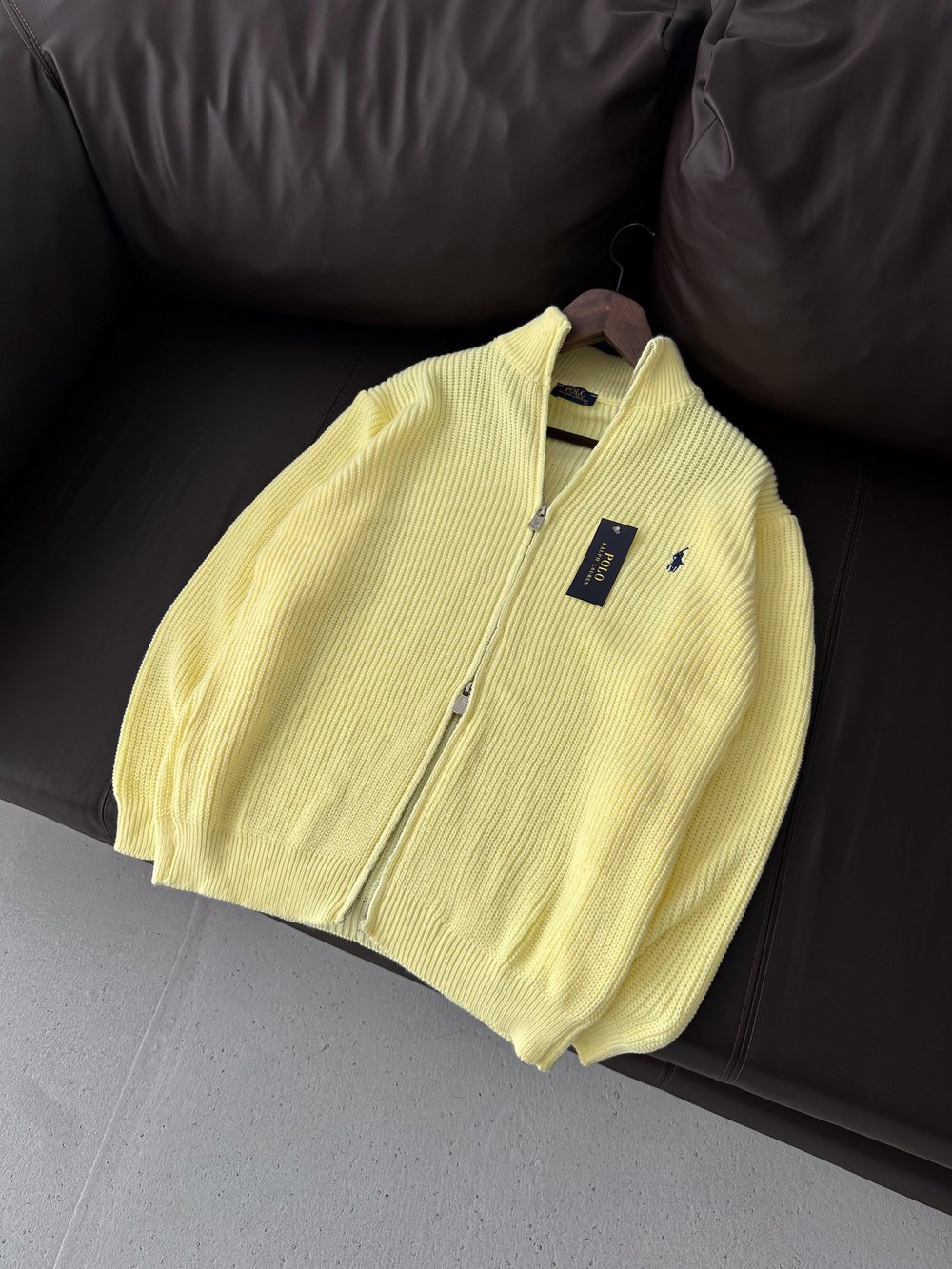 POLO SARI TRİKO HIRKA
