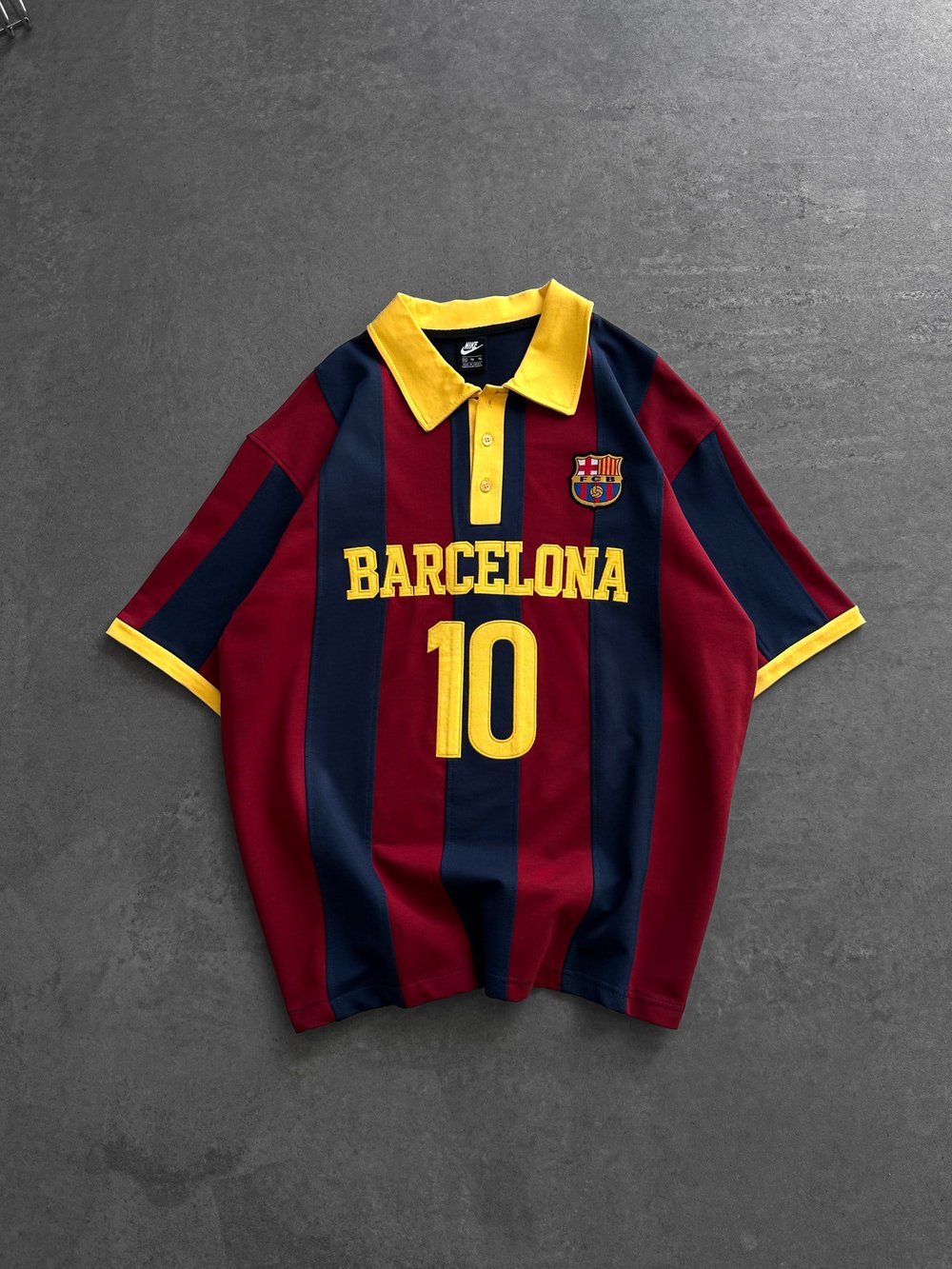 SARI SIRT 10 BARCELONA TSHİRT
