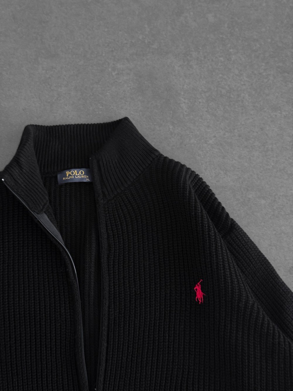 SİYAH POLO TRİKO HIRKA