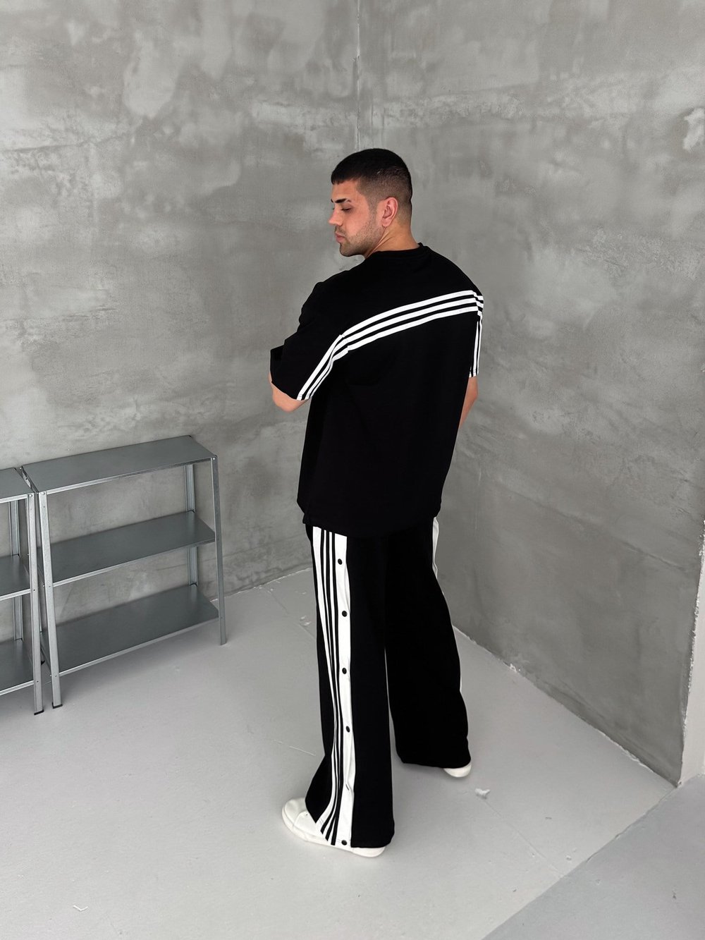 SİYAH YAN DÜĞMELİ TAKIM