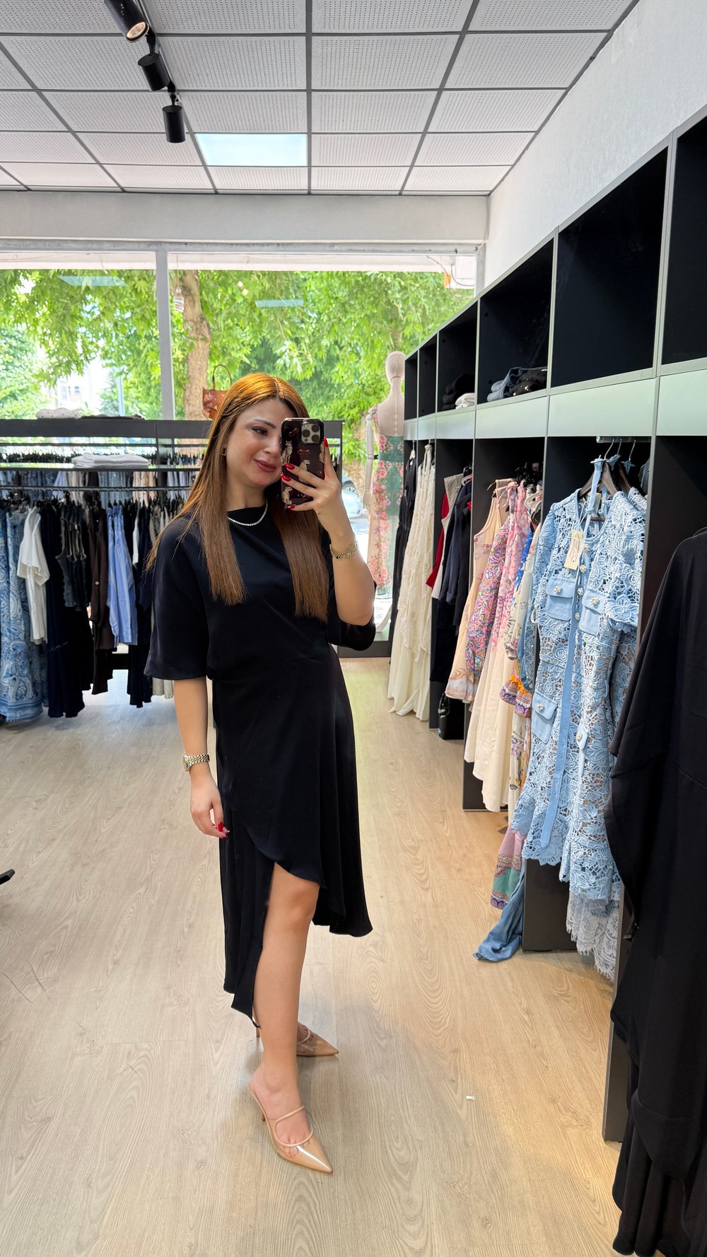 İçten Düğmeli Saten Elbise
