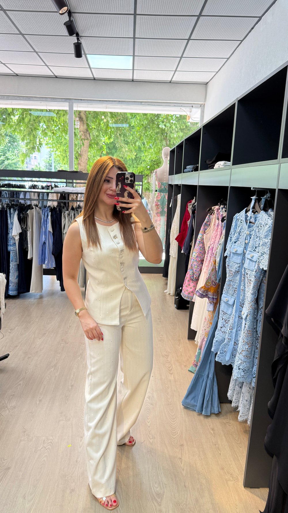 Taşlı Beyaz Kumaş Takım