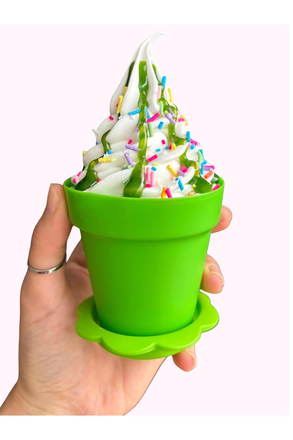 Vanilyalı Soft Dondurma Maketi Pasta süslü Yeşil Cup