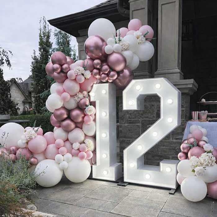 12 Yaş Pudra Rose Gold Işıklı Balon Süsleme Konsepti