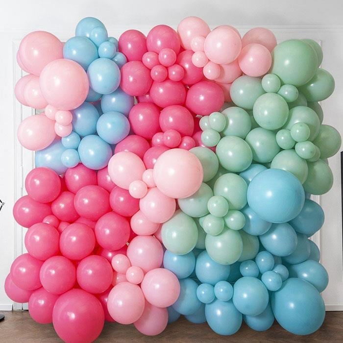 Makaron Renkler Balon Duvarı