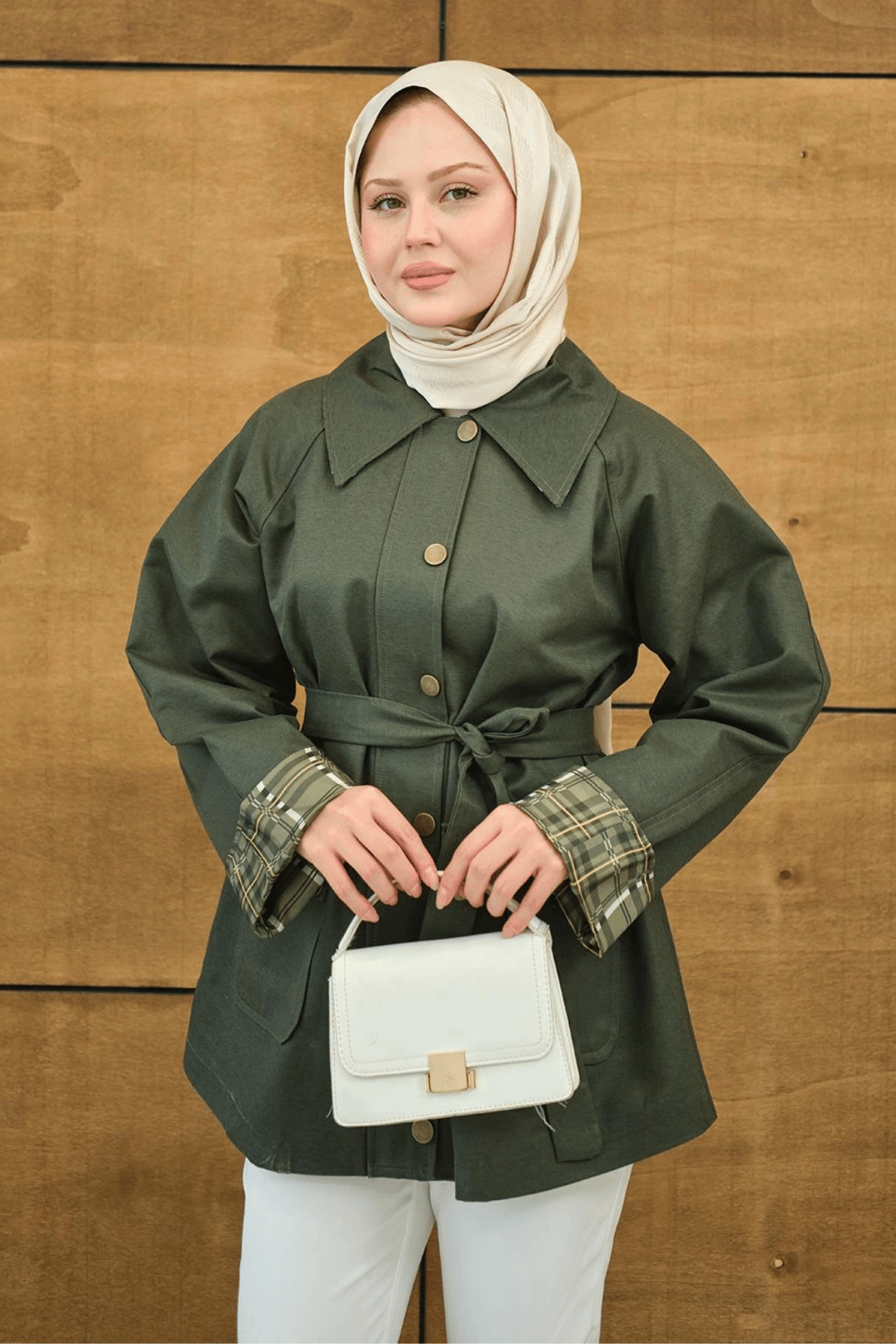 Aure Trench - Haki