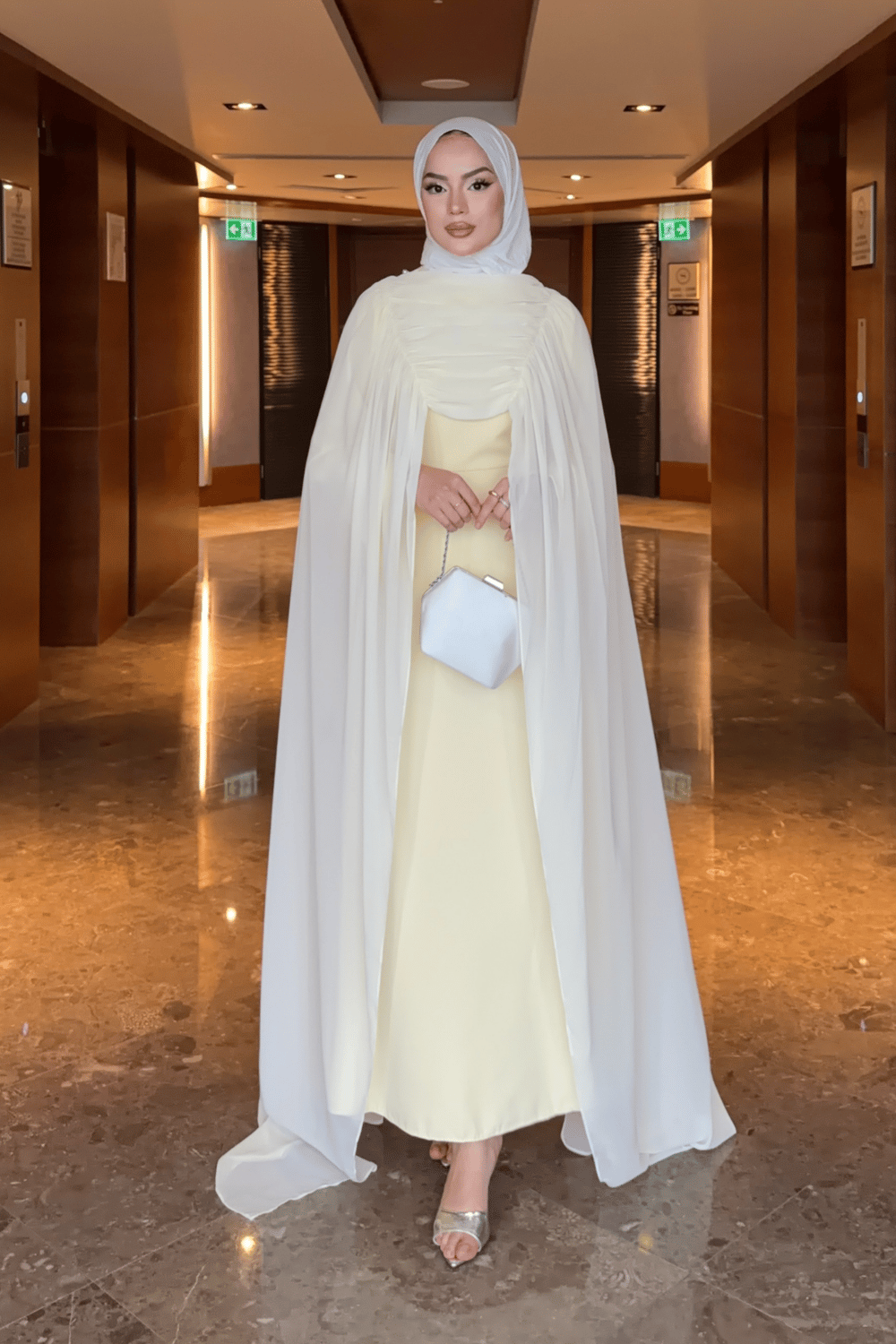 Mary Elbise - Sarı