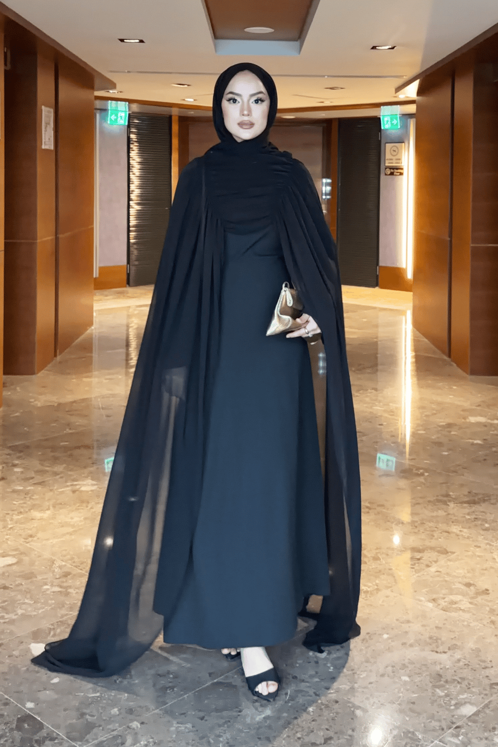 Mary Elbise - Siyah