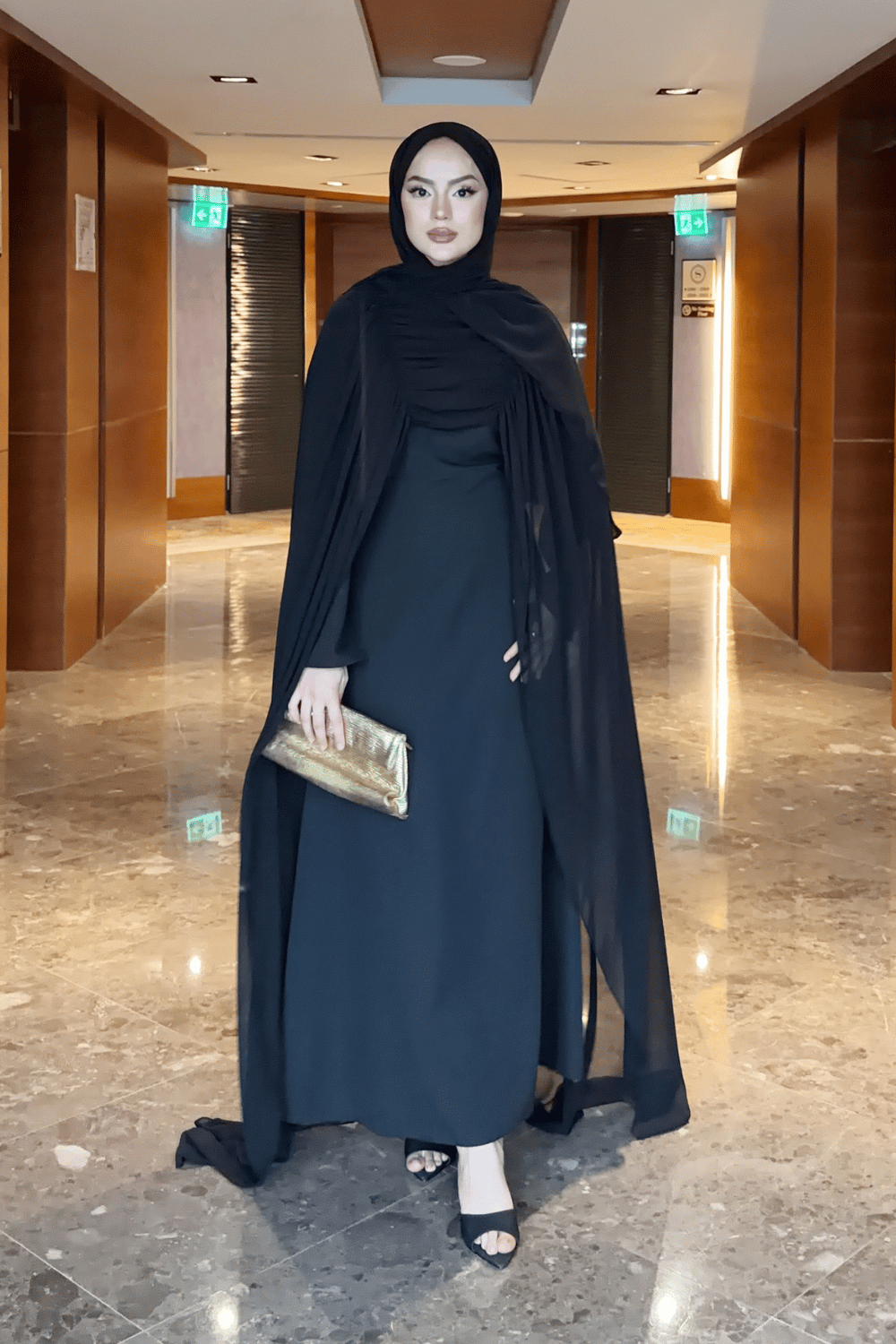 Mary Elbise - Siyah