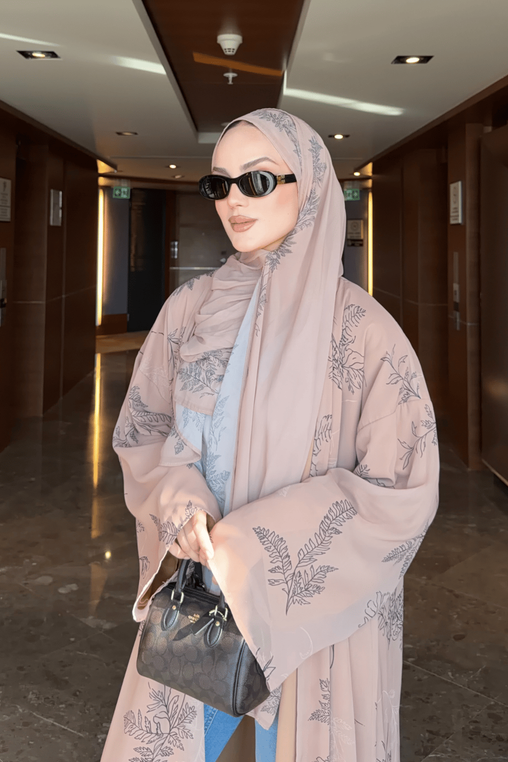 Nayra Abaya - Vizon