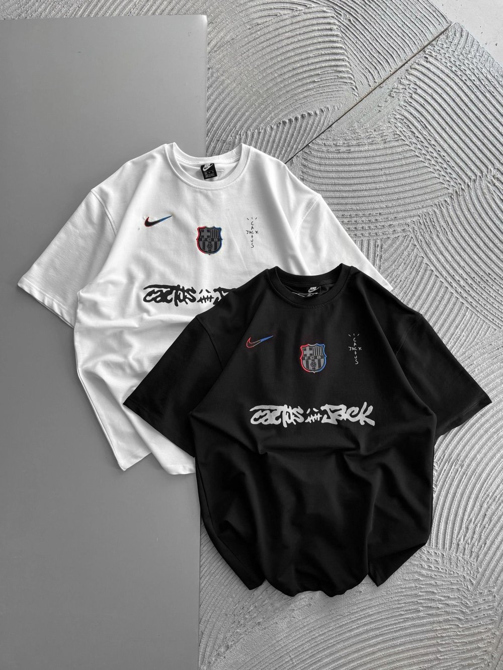 BİSİKLET YAKA NK BARCA HOLOGRAM OVERSİZE TSHİRT BEYAZ