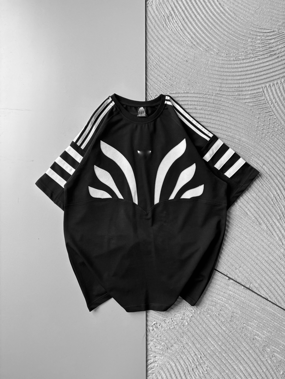 BISIKLET YAKA YONCA NAKIŞ OVERSIZE TSHIRT SİYAH