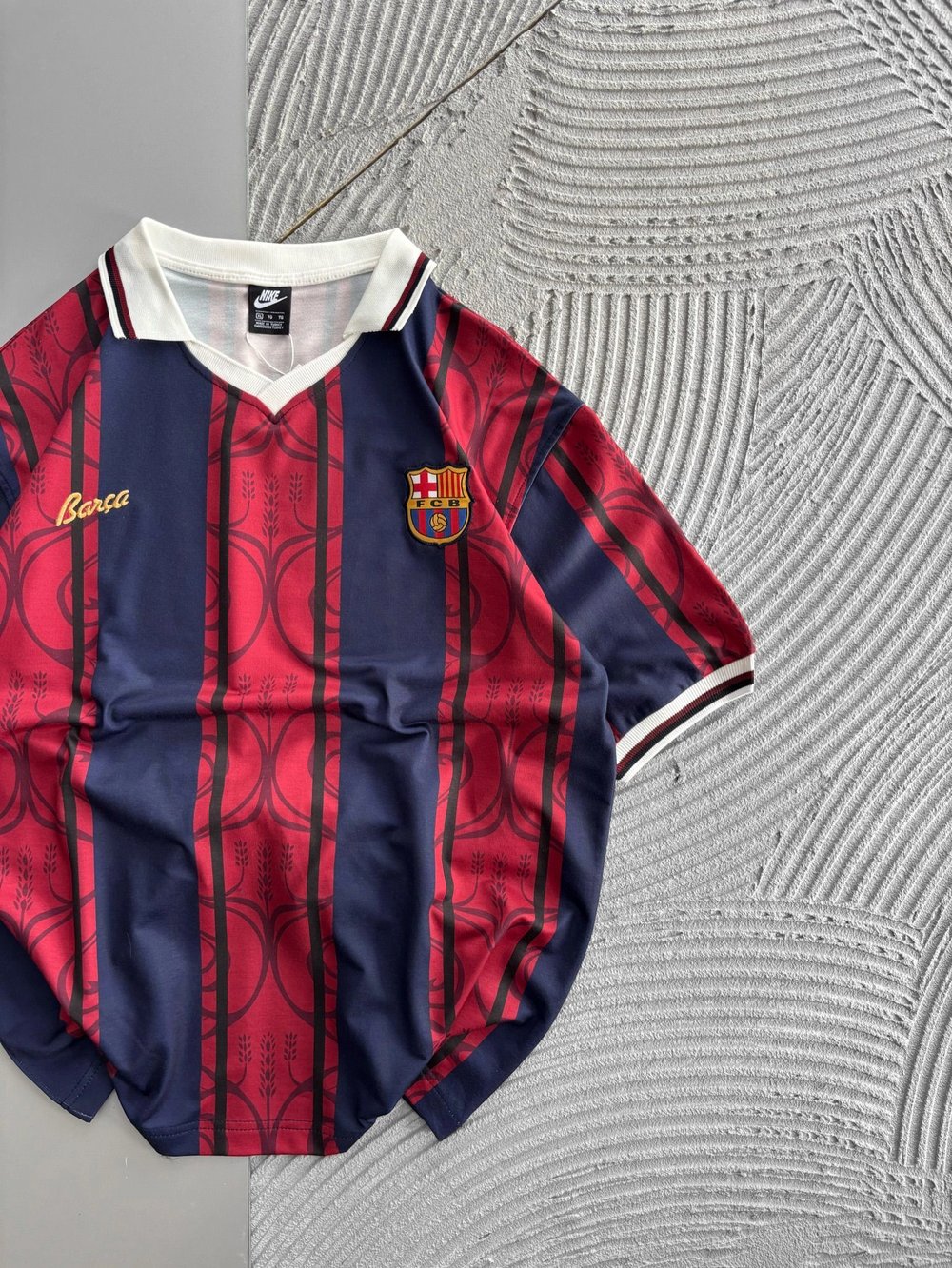 POLO YAKA BARCA İMZA SERİ NAKIŞLI OVERSİZE TSHİRT