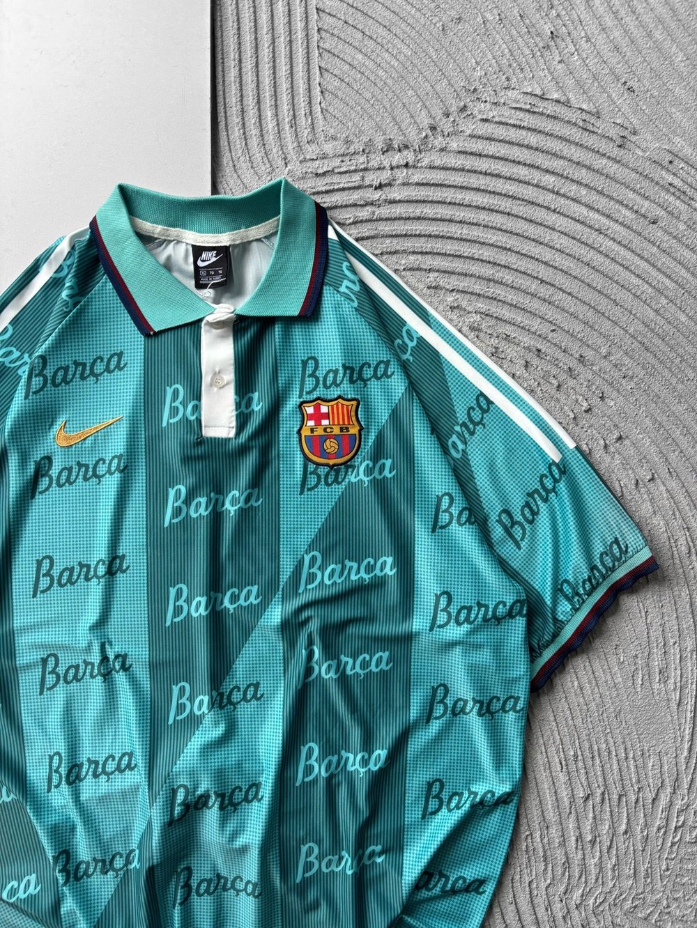 POLO YAKA FORMA KUMAŞ DİJİTAL BASKI OVERSİZE TSHİRT