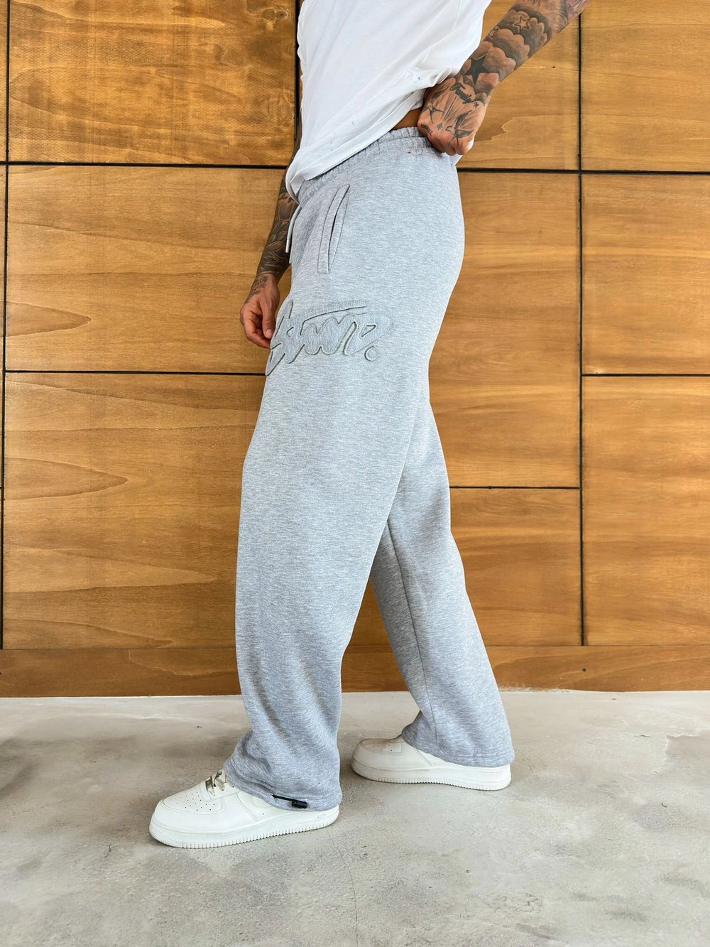 YAN BÜYÜK NAKIŞLI STW BAGGY EŞOFMAN GRİ