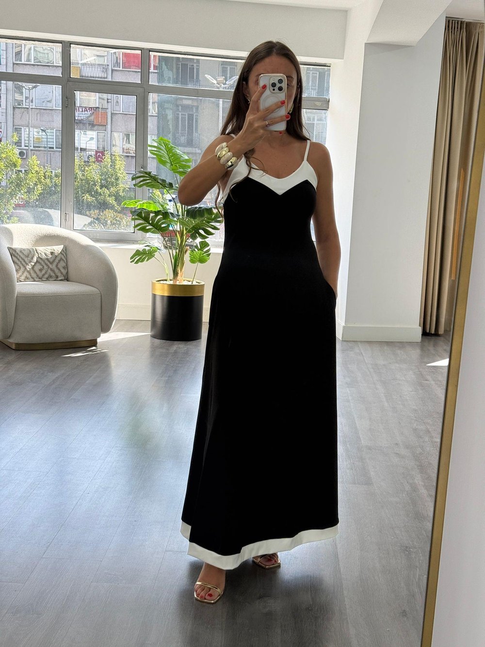 Beyaz Garnili Askılı Elbise