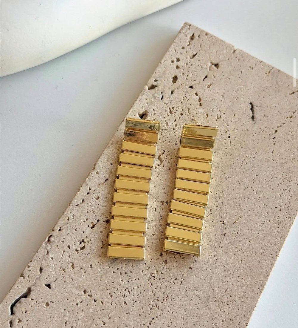 Luna Gold Geometrik Sallantılı Küpe