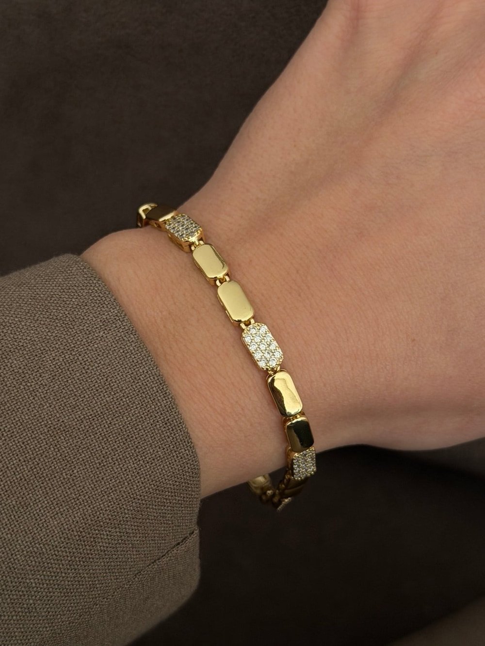 Zirkon Taş Detaylı Geometrik Gold Çelik Bileklik