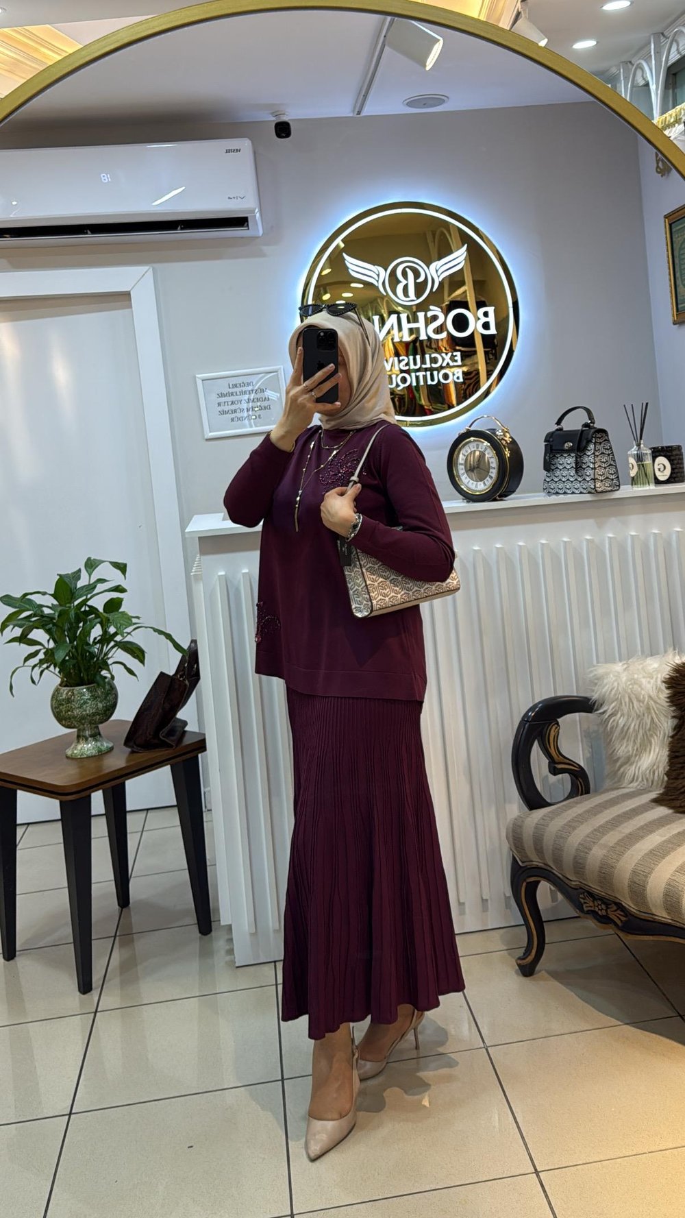 NUSS İŞLEMELİ ETEKLİ TAKIM