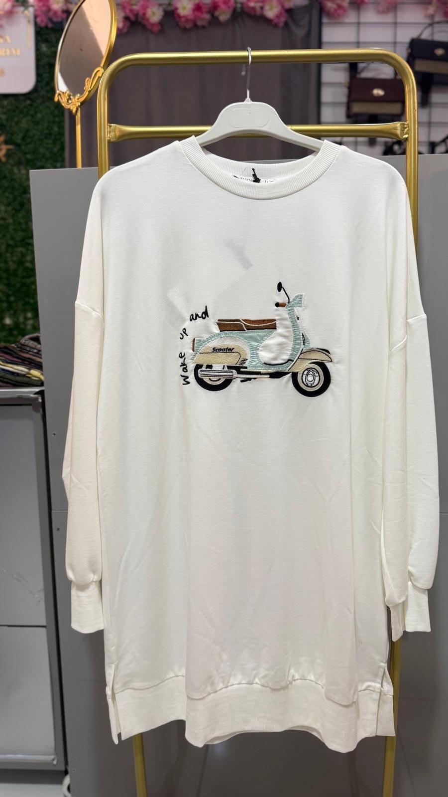 Beyaz Scooter Nakış İşlemeli Tunik