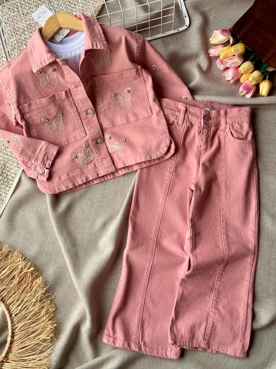 Kız çocuk özel seri taşlı kelebek denim takım(1beden küçük alınız)