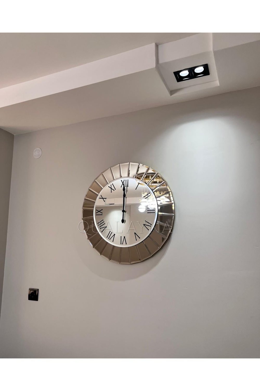 Çizgi Saat 70 cm Çapında