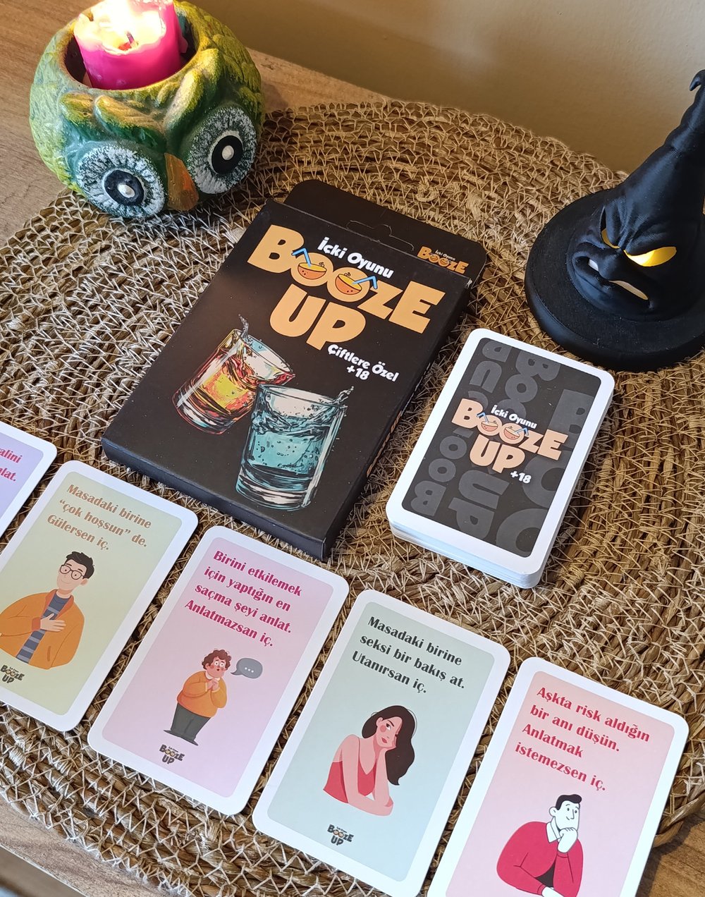 Booze Up İçki Oyunu +18 - Kese Hediyeli 50 Kart | Çiftler İçin Eğlenceli Kart Oyunu