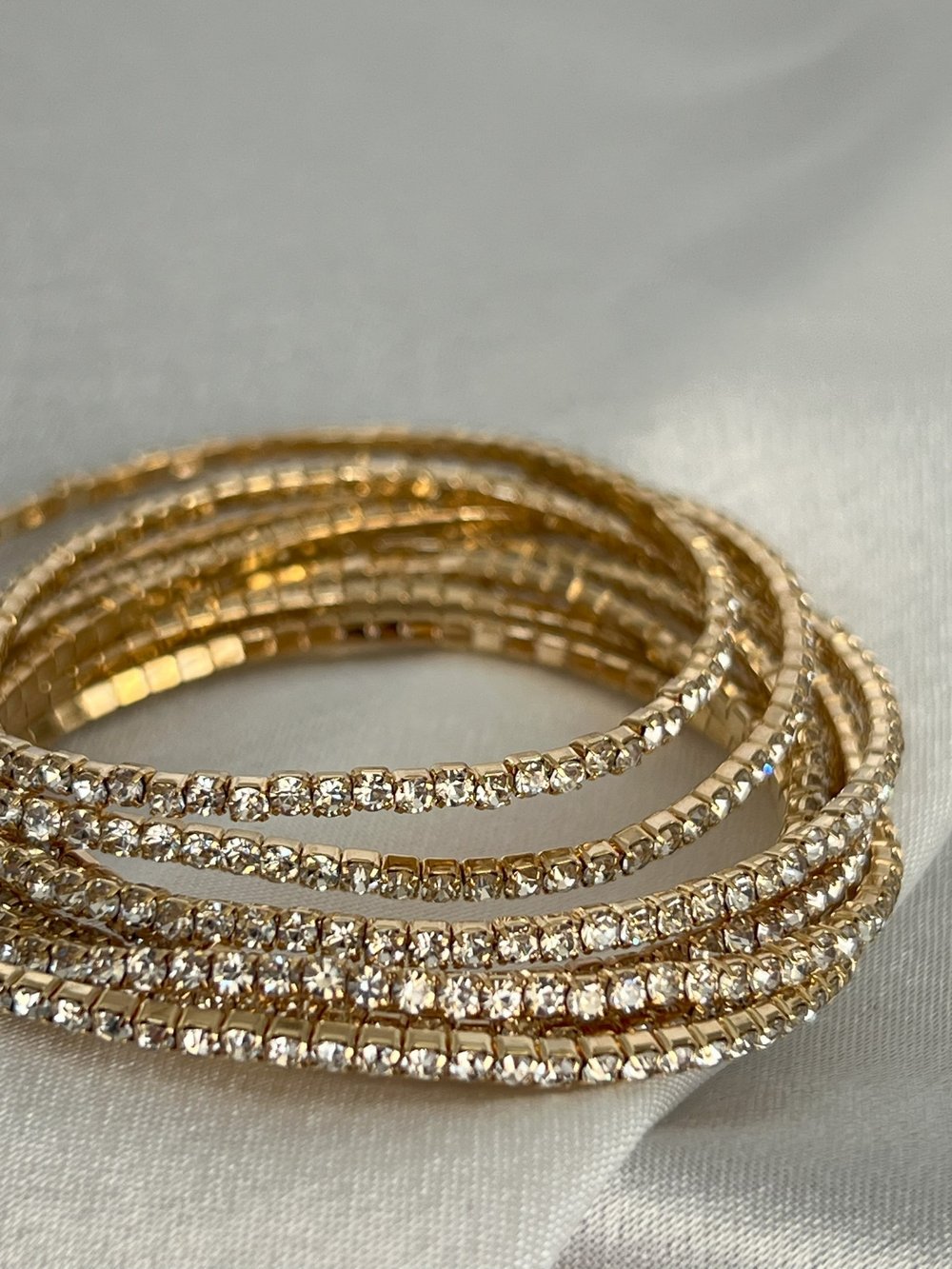 BEYAZ LASTİK BİLEKLİK - GOLD
