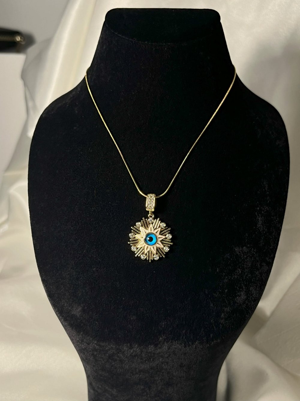 CHARM KOLYE