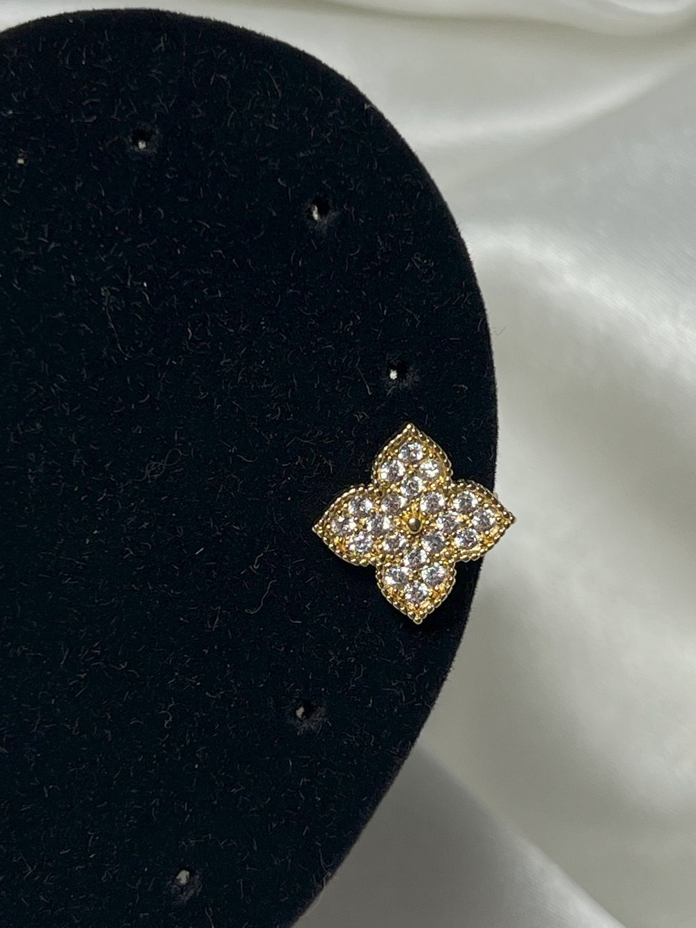 EARCUFF