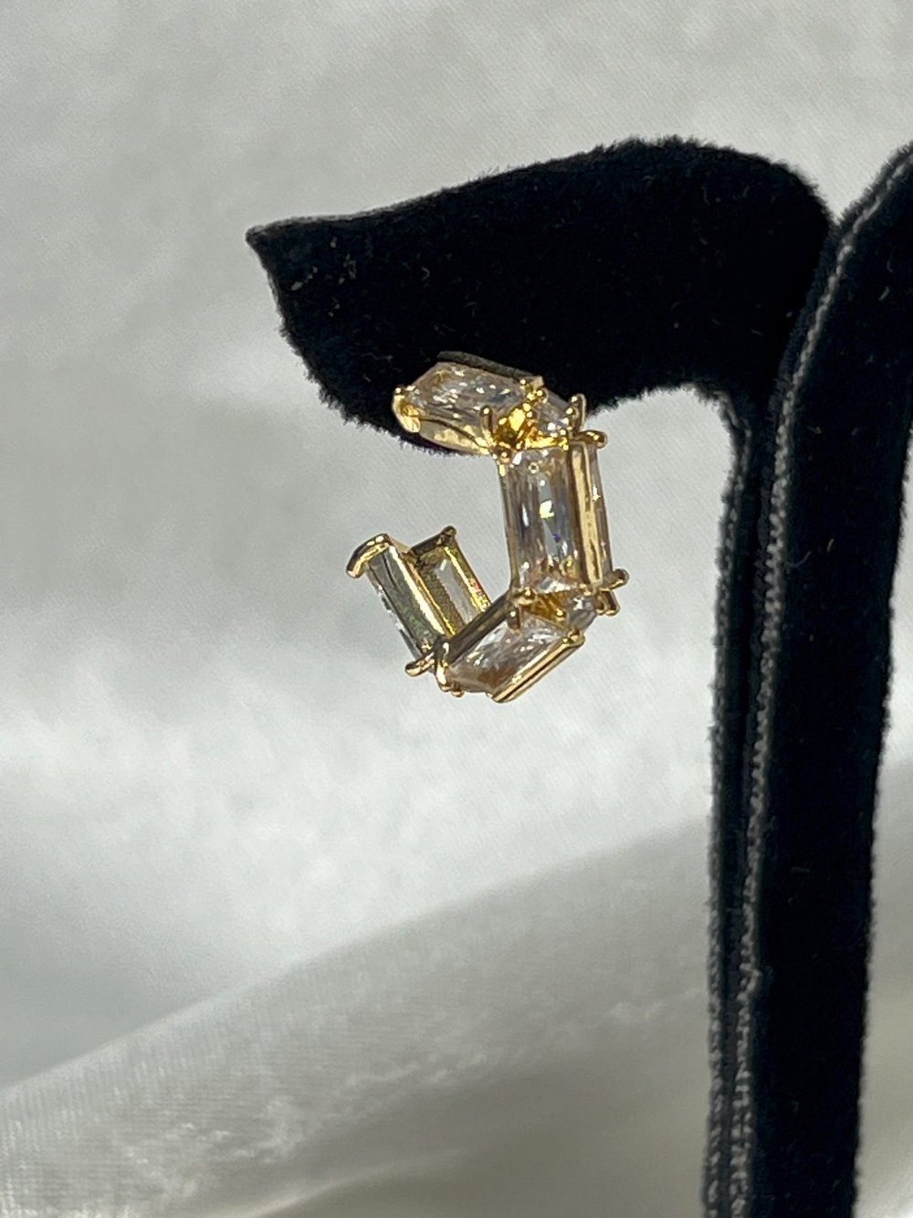 TAŞLI KÜPE - GOLD