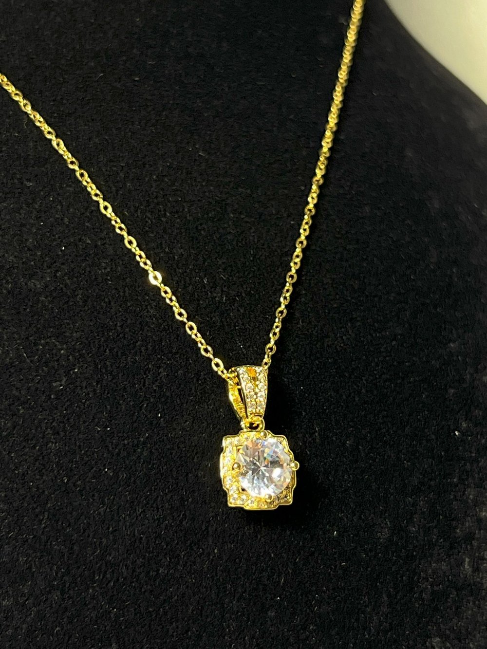 TEK TAŞ KOLYE - GOLD
