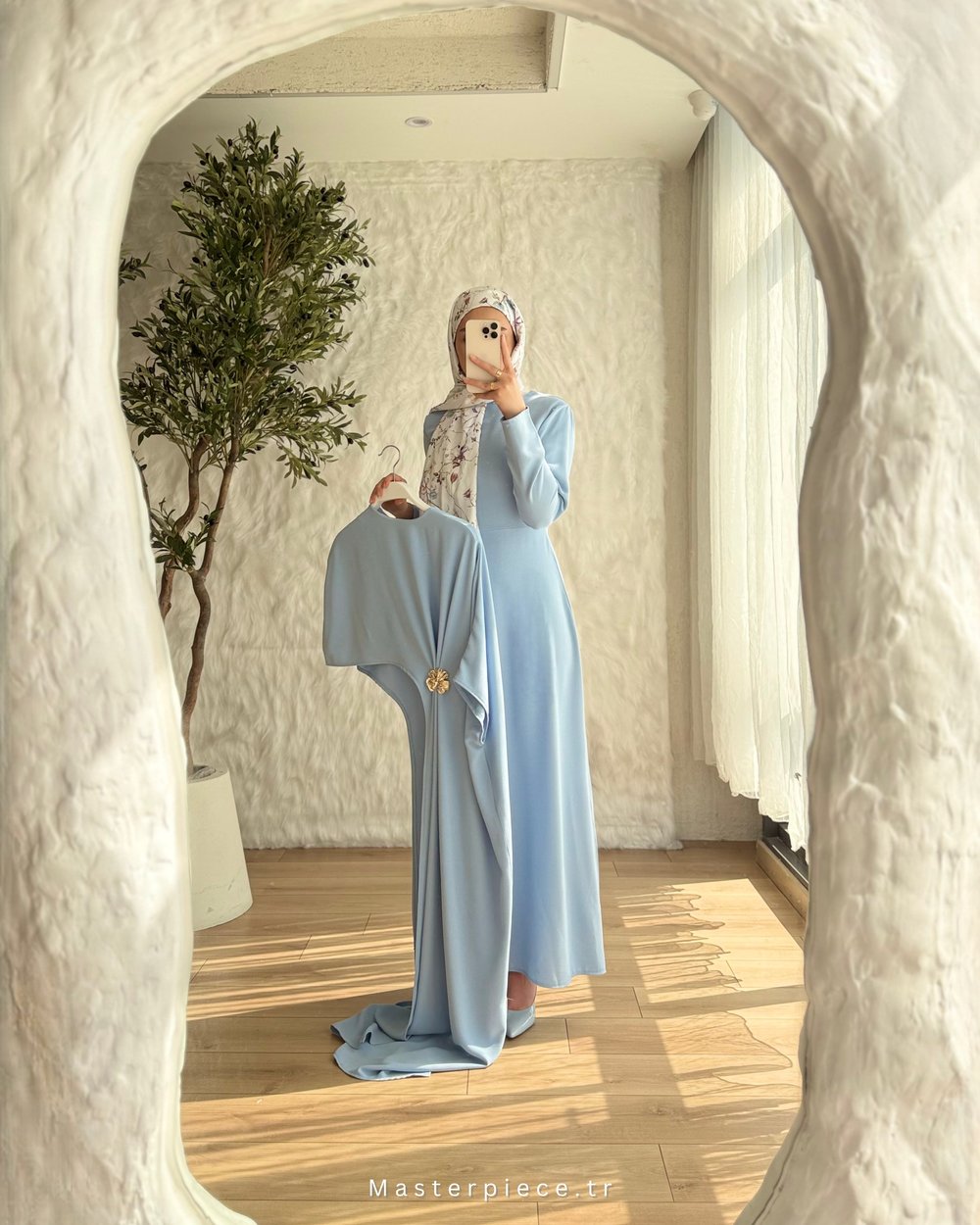 ikili Pelerinli ve Broşlu Elbise