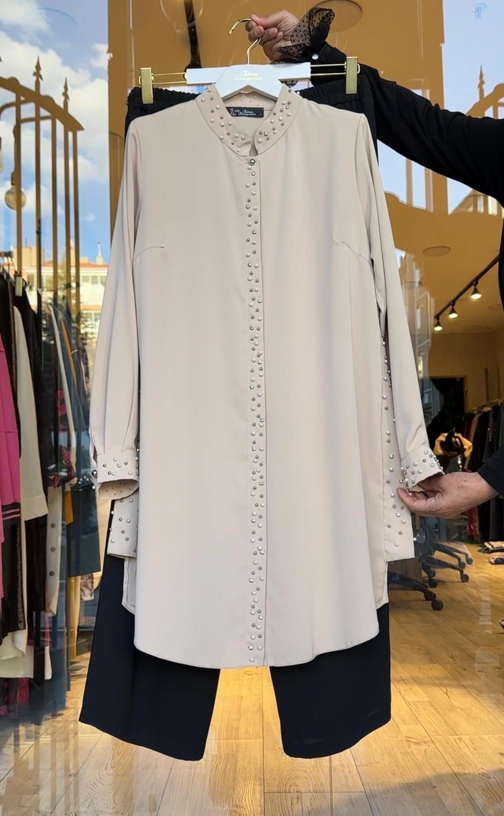 Dubai İpeği Kumaş Taş Aksesuarlı Tunik Pantolon Takım -Taş