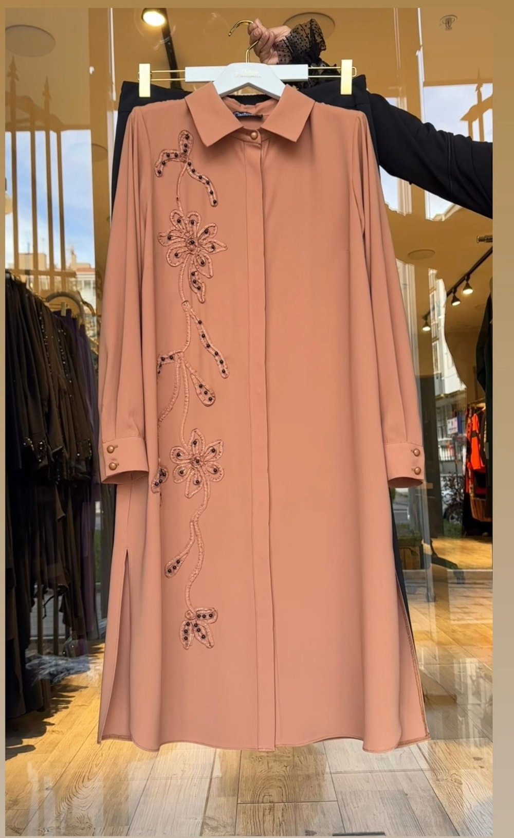 Krep Kumaş Önü Lase Ve Taş Detaylı Tunik Takım -Camel